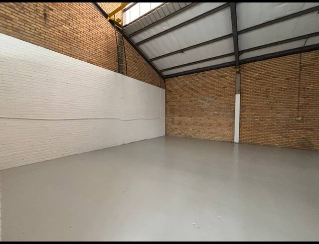 300M² WAREHOUSE TO LET IN MAITLAND